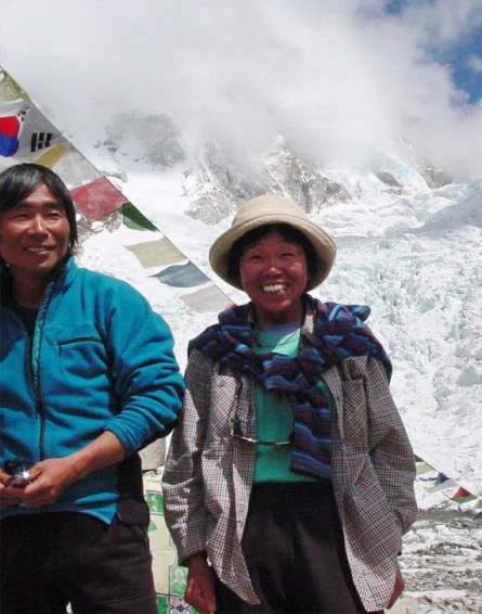 73-year-old Japanese woman scales Mount Everest, breaks her own record  - NY Daily News