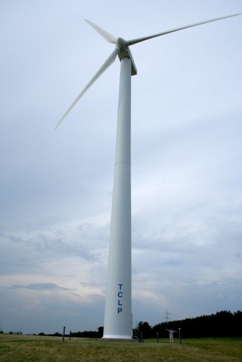 A wind turbine in Traverse City, Michigan. Photo: Wikimedia Commons